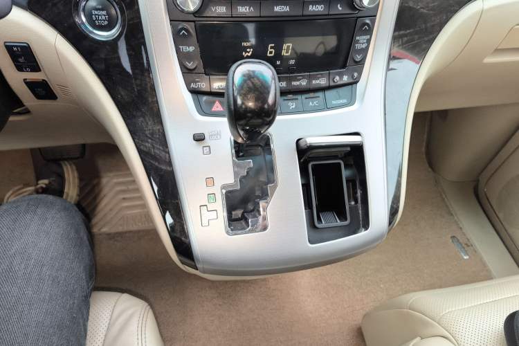 Used Toyota Alphard 2011 3.5L Luxury Edition Gear Lever