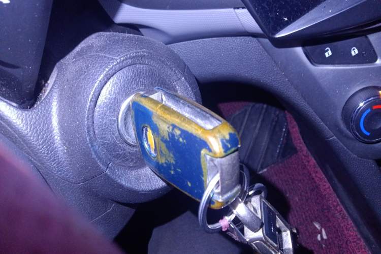 Used Chevrolet Aveo Sonic 2014 Sedan 1.4 SL MT Comfort Edition