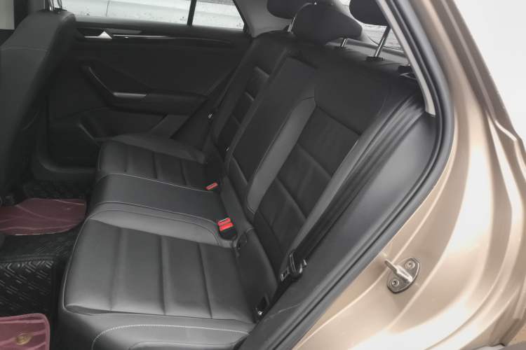 Used Volkswagen T-ROC 2021 280TSI DSG Two-Wheel Drive Comfort Connect Edition