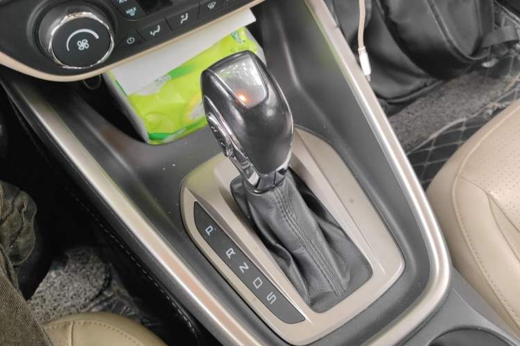 Used Ford Escort 2015 1.5L Automatic Fashion Model