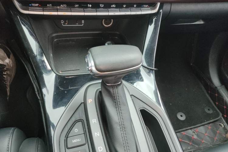 Used GAC Trumpchi GS4 2020 270T Automatic Elite Tech Edition Gear Lever