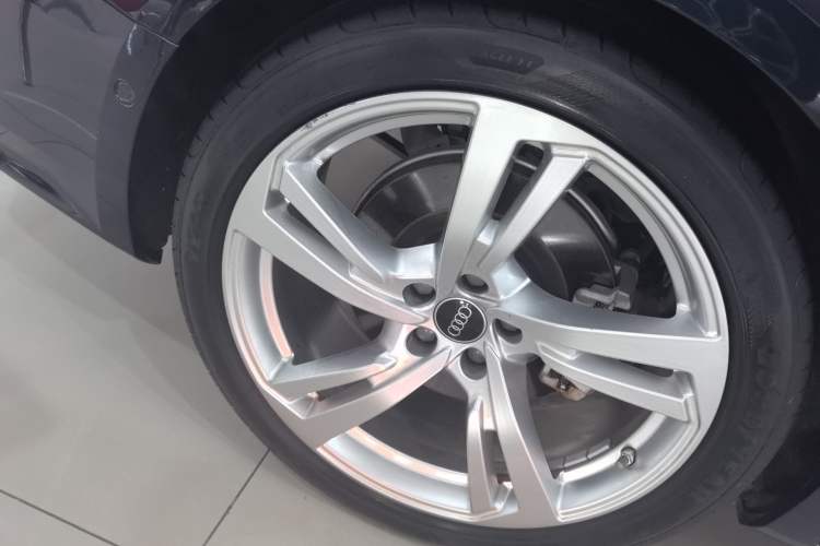 Used Audi A7L 2024 45TFSI quattro S-line Visionary Edition Flow Crystal Package