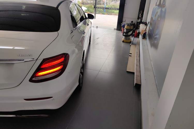 Used Mercedes-Benz E-Class 2018 Facelift E 200 L Sport 4MATIC