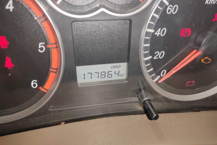 Used Haval H3 2010 Leading Edition 2.5 TCI Two-Wheel Drive Comfort Model Odometer Close Up