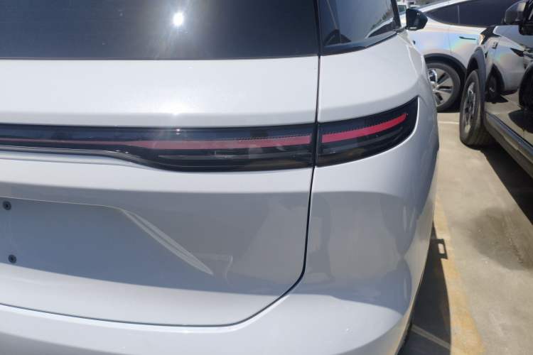 Used Nio ES8 2023 75 kWh Right Rear Taillight