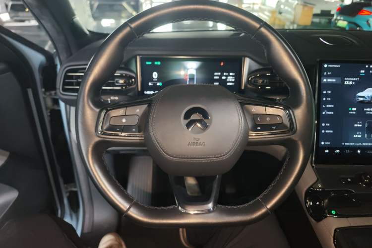 Used Nio ES6 2022 75 kWh Sport Edition Steering Wheel