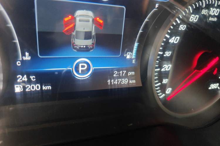 Used Hongqi H5 2018 30TD Dynamic Edition Odometer Close Up