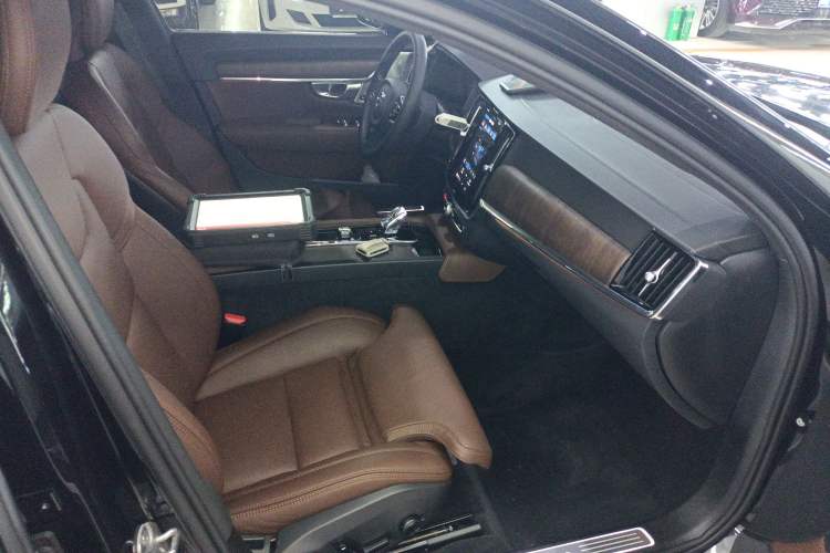 Used Volvo S90 2024 B5 Luxury Smart Edition