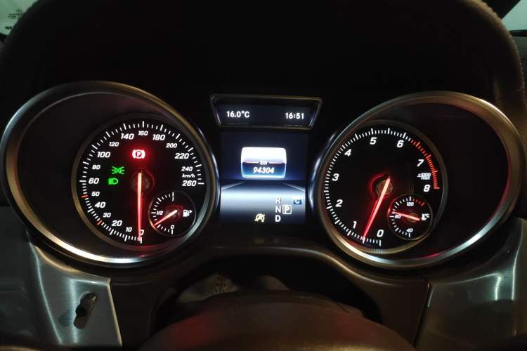 Used Mercedes-Benz GLS 2017 GLS 400 4MATIC Fashion Edition Instrument Cluster