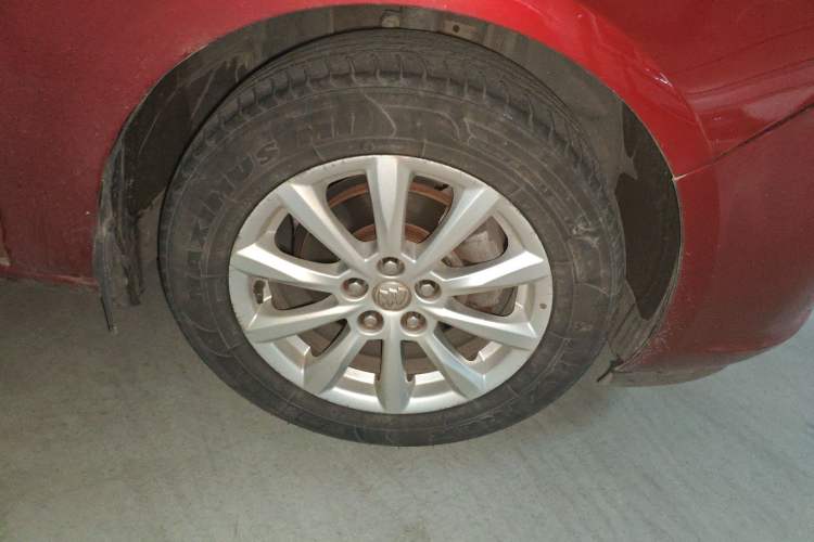 Used Buick GT 2013 GT 1.6L Automatic Fashion Edition Right Front Wheel Hub