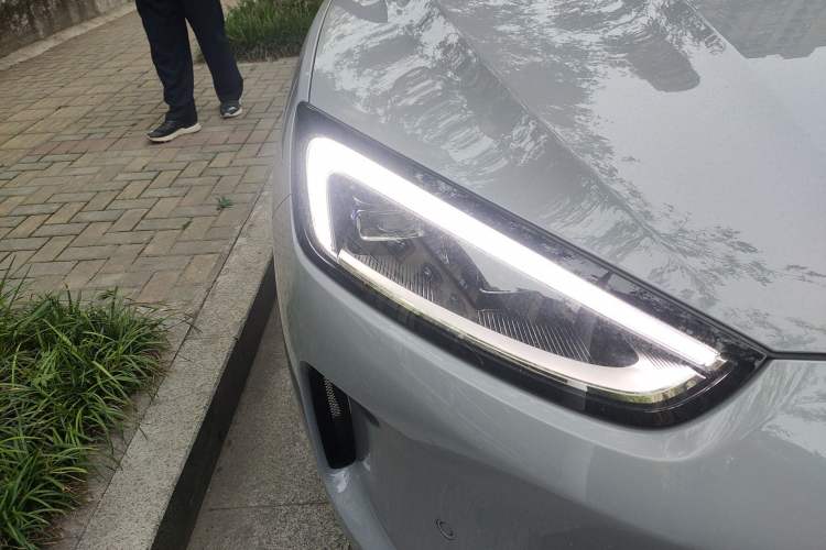 Used Hima AITO M5 2024 Extended-Range Max RS Four-Wheel Drive Advanced Intelligent Driving Version Right Front Headlight