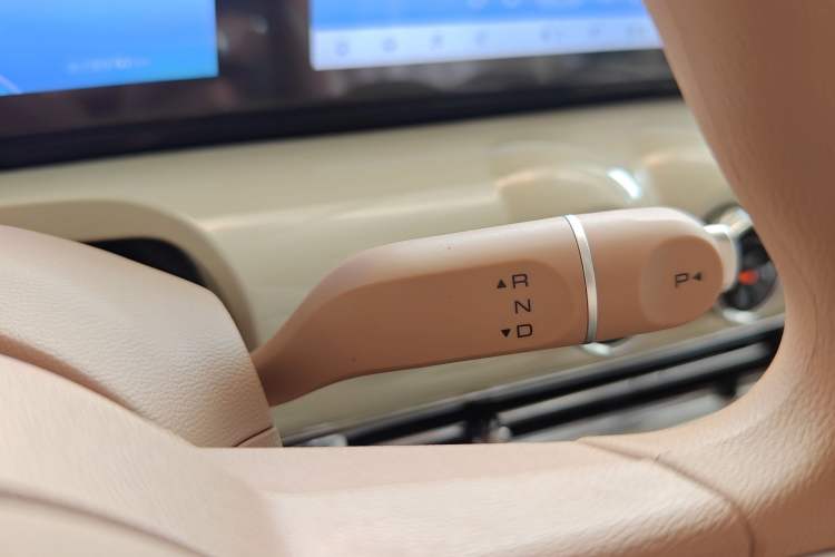 Used Wuling Bingo 2025 333 km Lingxi Connected Version Gear Lever