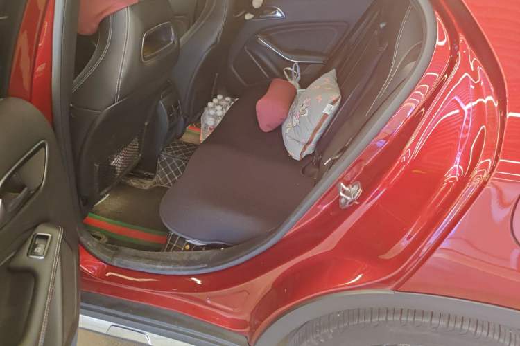 Used Mercedes-Benz GLA 2019 GLA 200 Fashion Model Left Rear Seat