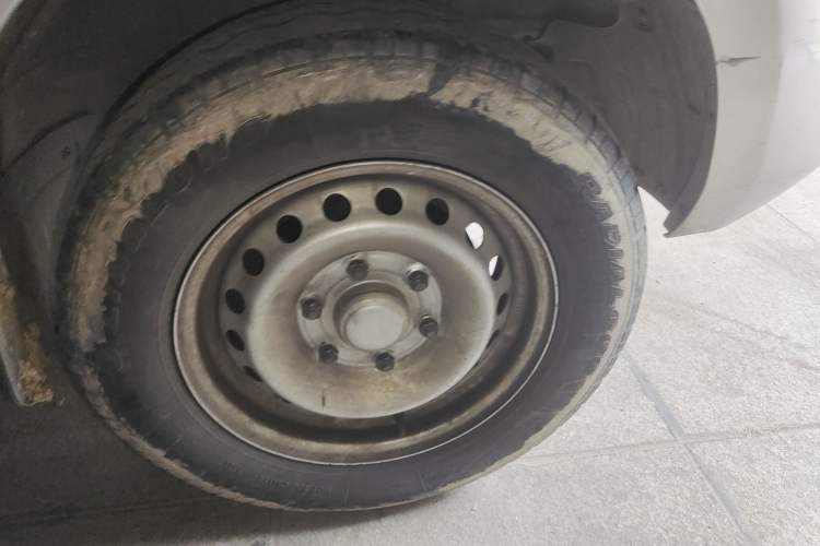 Used Wuling Rongguang New Truck 2019 1.5L Double-Cab L3C Right Front Wheel Hub