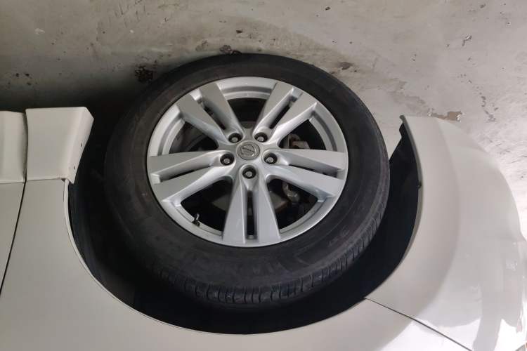 Used Nissan Quest 2015 3.5L SL Exterior 4