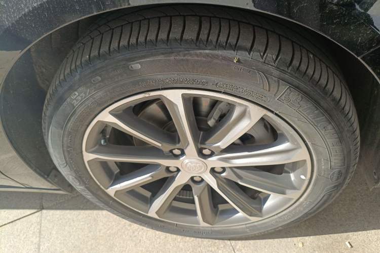 Used Buick LaCrosse 2022 652T Luxury Version Right Front Wheel Hub