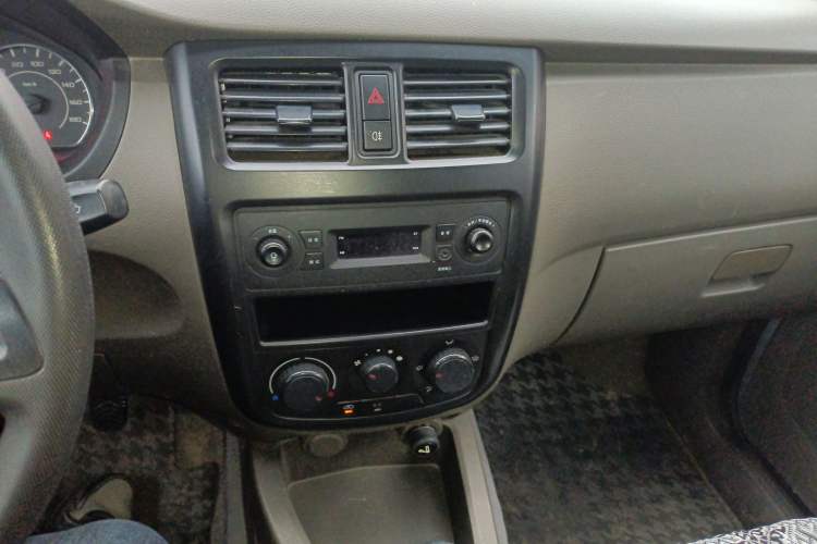 Used Wuling Rongguang V 2019 1.5L Van - Utility Model
