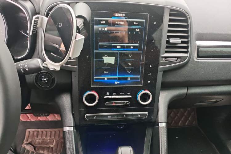 Used Renault Koleos 2017 2.5L Four-Wheel Drive Ultimate Edition Audio And AC Panel