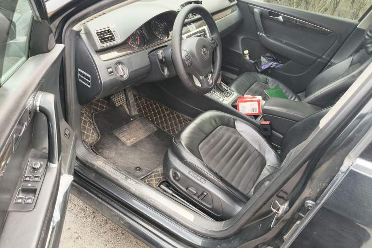 Used Volkswagen Magotan 2012 Facelift 2.0 TSI Prestige Model
