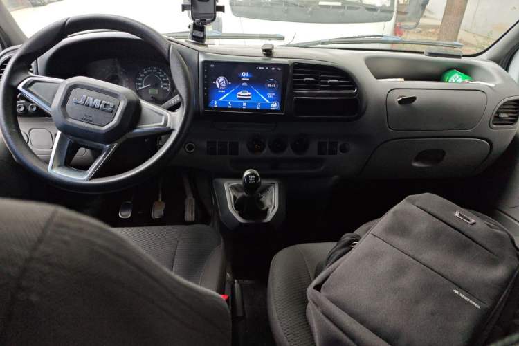 Used JMC Transit 2017 2.8T Commercial Version Short Wheelbase Mid-Roof 6/7/8-Seater JX493