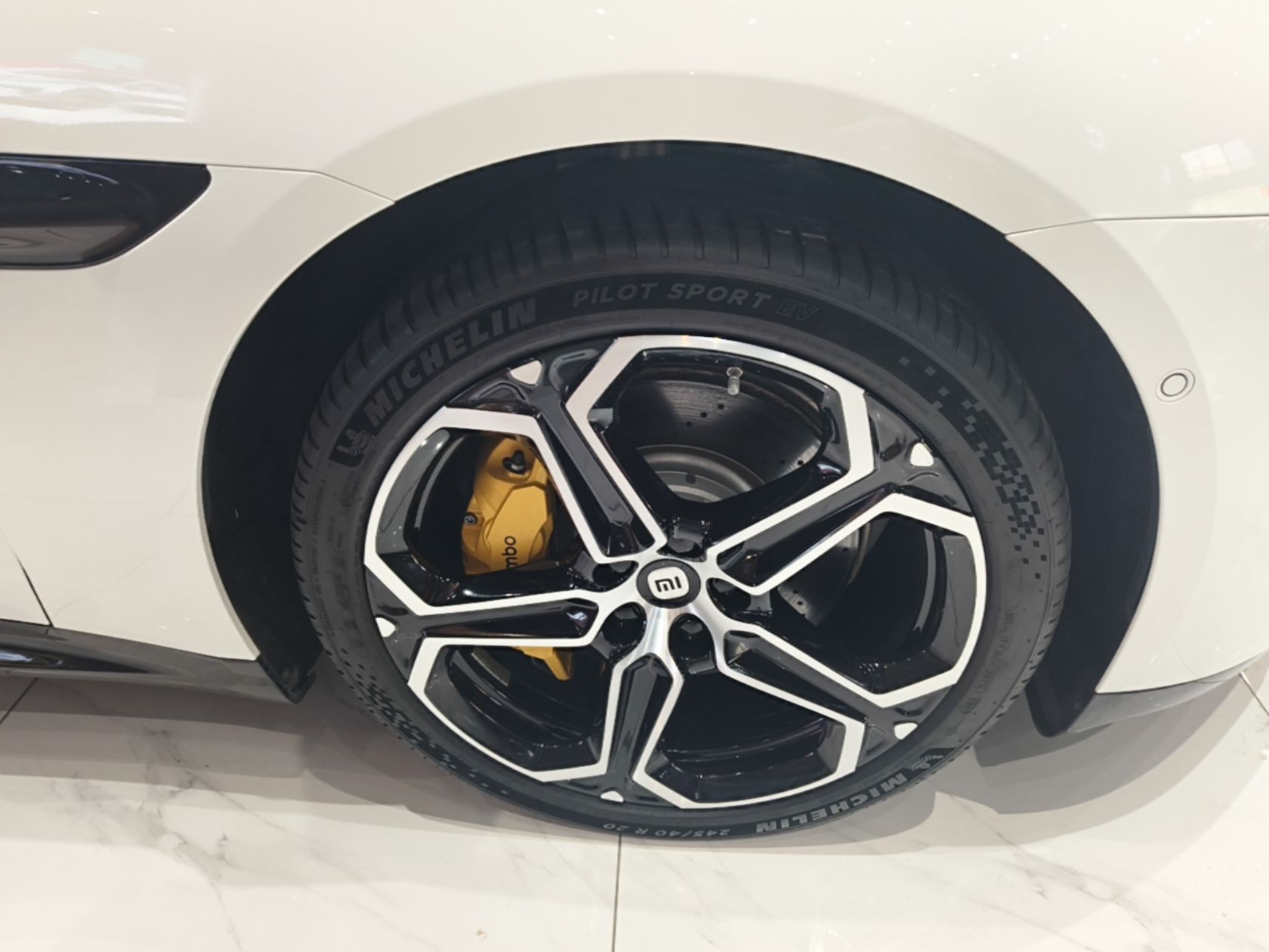 Xiaomi Auto SU7 2024 Rear-Drive Ultra-Long Range Advanced Pro-Level Intelligent Driving Version — снимка 11