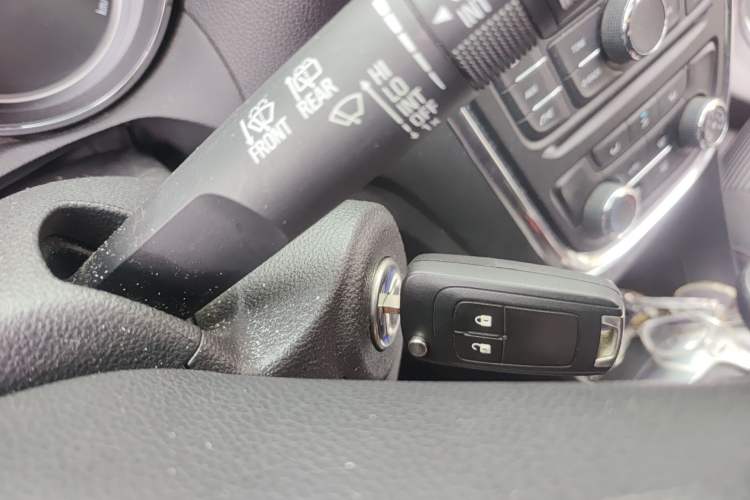 Used Buick Encore 2015 1.4T Automatic Two-Wheel Drive Urban Elite Version
