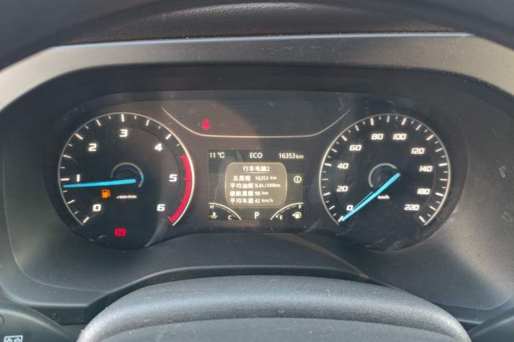 Used JMC Fushun 2023 2.0T Automatic Short-Wheelbase Mid-to-High Roof Commercial & Multi-Purpose Passenger Vehicle 6 Seats