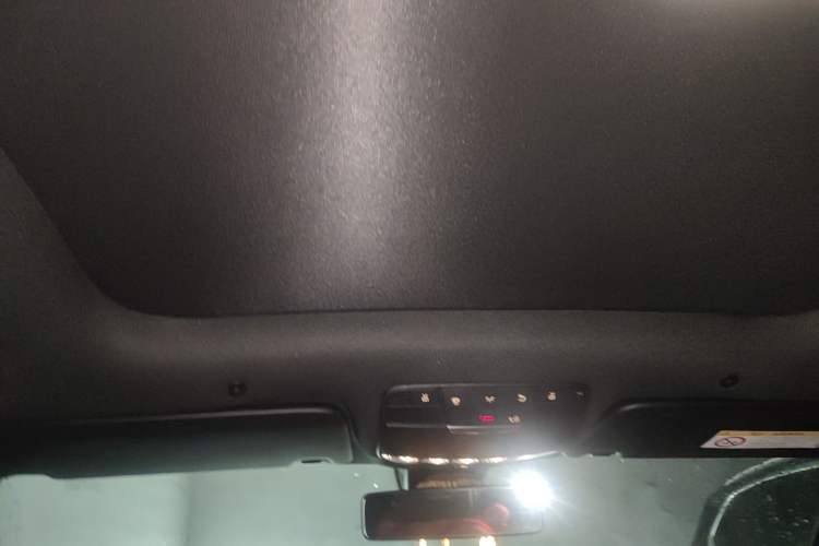 Used Mercedes-Benz GLC 2020 Facelift GLC 260 L 4MATIC Luxury Edition
