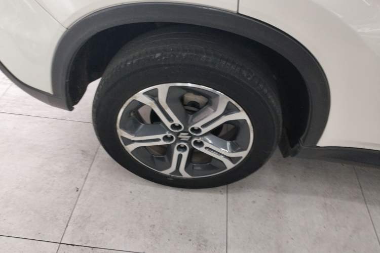 Used Suzuki Vitara 2016 1.4T Automatic Two-Wheel Drive Elite Model Right Rear Wheel Hub