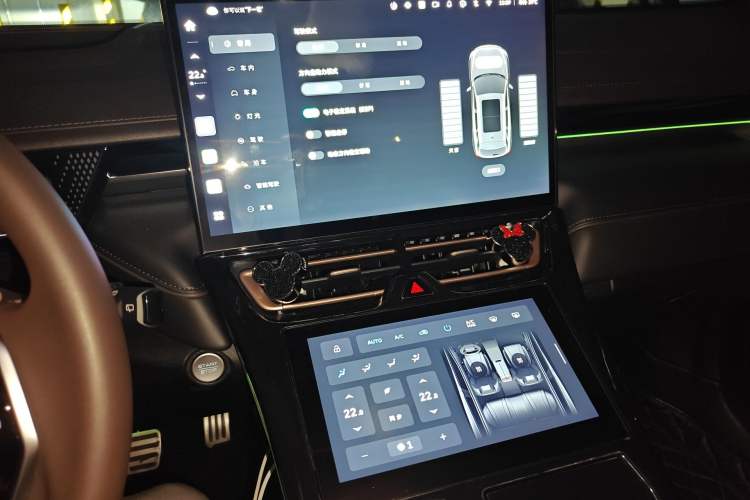 Used Wey Mocha 2021 2.0T Two-Wheel-Drive Ultra-Strong Version Audio And AC Panel