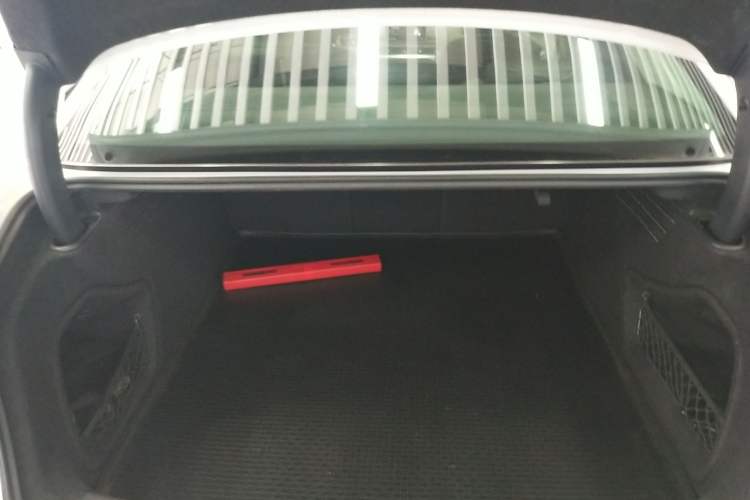 Used Audi A4L 2018 30th Anniversary Edition 40 TFSI Fashion Model Trunk