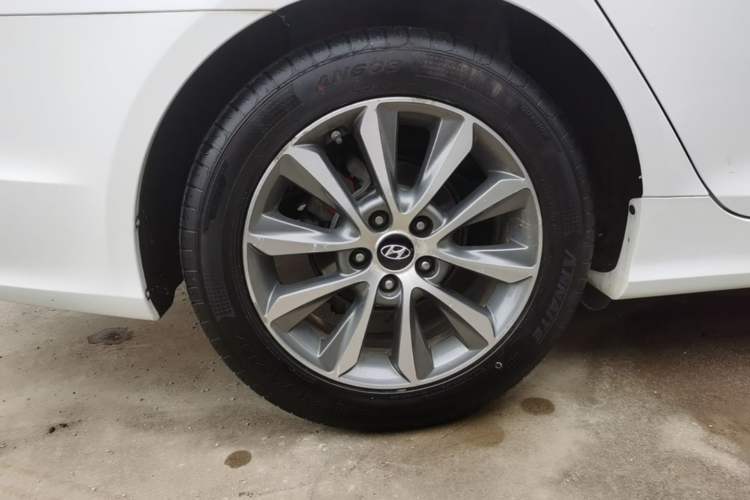 Used Hyundai Sonata 2015 Classic 2.0L Automatic Leading Edition Right Rear Wheel Hub