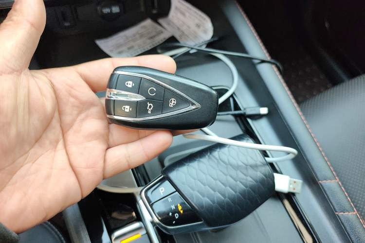 Used CHANGAN OSHAN X7 PLUS 2022 1.5T Blue Whale Edition Automatic Geeker Navigation Model Vehicle Key