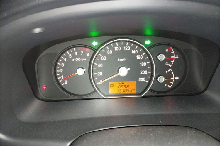 Used Kia Carens 2007 2.0L 7-Seater Comfort Edition Instrument Cluster