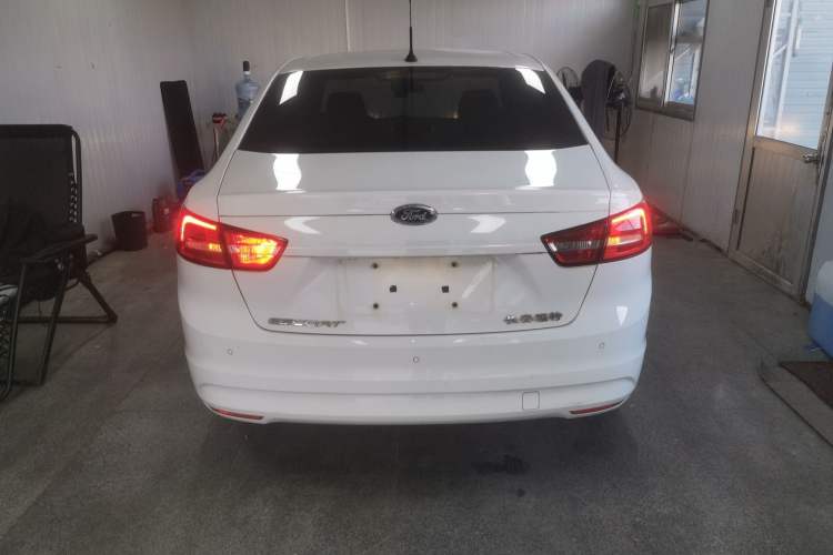 Used Ford Escort 2015 1.5L Manual Comfort Model