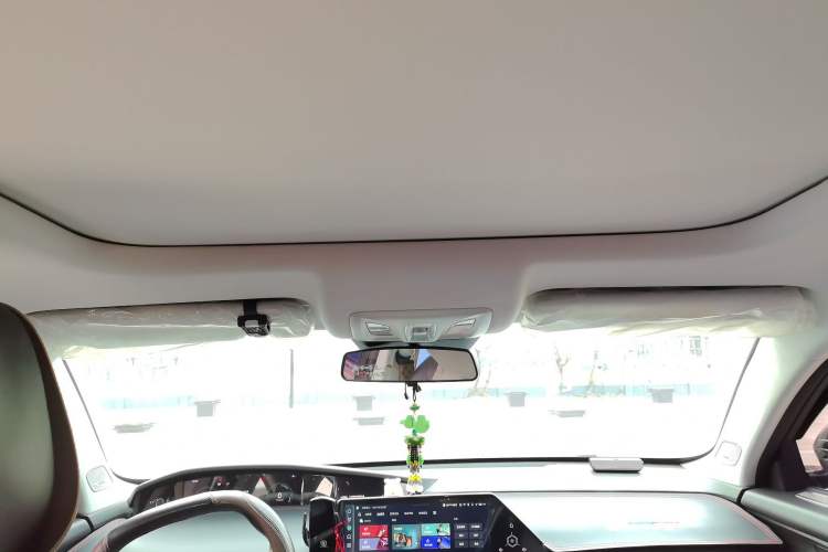 Used CHANGAN UNI-K iDD 2023 Zhidian iDD 1.5T 135km Smart & Fun Model Headliner