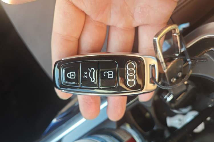 Used Audi Q7 2023 55 TFSI quattro S line Sport Edition Vehicle Key