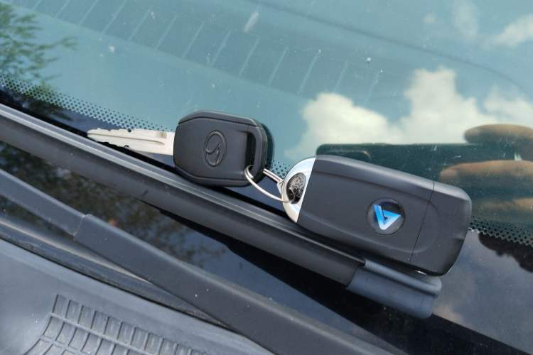 Used Soueast V5 Lingzhi 2015 Plus 1.5L Manual Smart Edition Interior 1