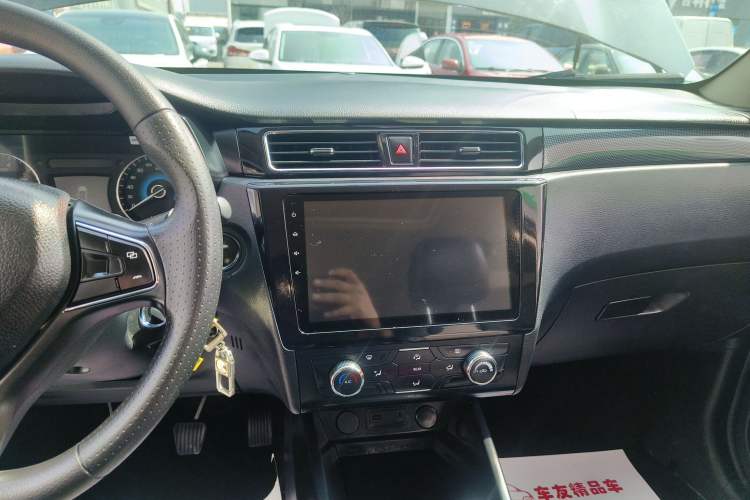 Used Dongfeng Fengon 580 2021 ☆ Star Edition 1.8L Manual Elite Version Audio And AC Panel