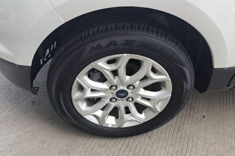 Used Ford EcoSport 2013 1.5L Automatic Prestige Model Left Front Wheel Hub