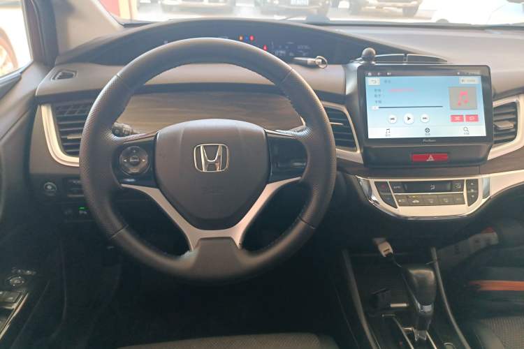 Used Honda Jade 2017 1.8L automatic Comfort version 5 seats
