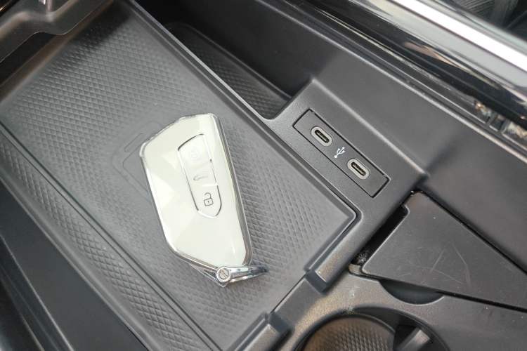 Used Volkswagen ID.6 CROZZ 2021 Long-Range PRO Edition Vehicle Key