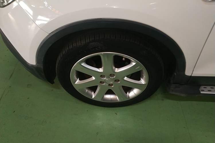 Used Buick Encore 2015 1.4T Automatic Two-Wheel Drive Urban Leading Model Left Front Wheel Hub