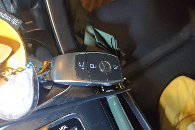 Used Mercedes-Benz C-Class 2019 C 260 L Sport Edition Vehicle Key