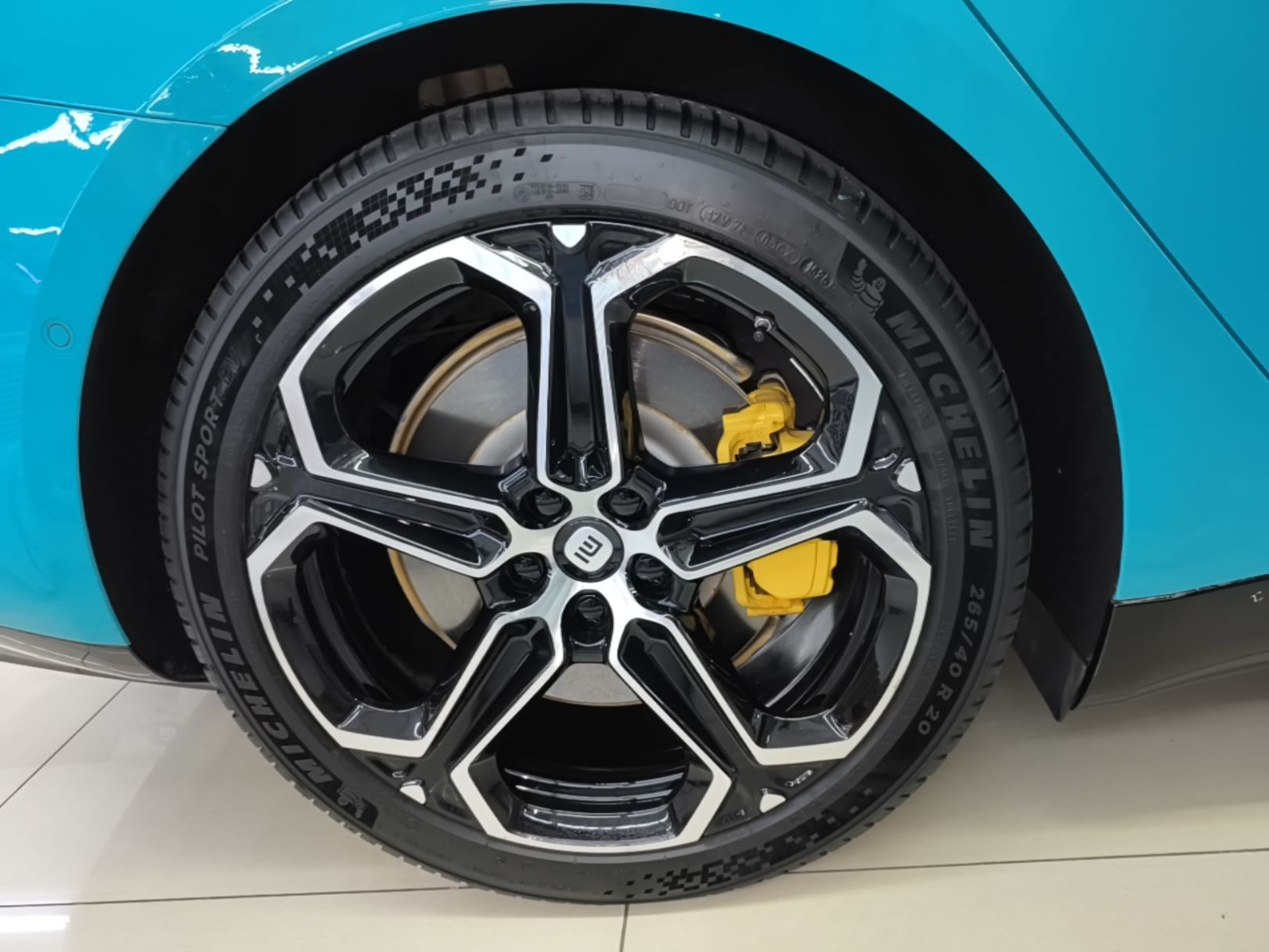 Xiaomi Auto SU7 2024 Four-Wheel-Drive Max Founder's Edition — снимка 11
