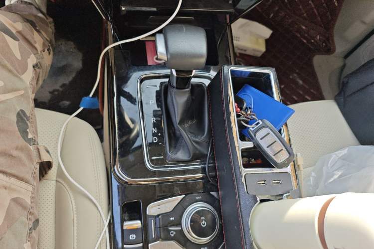 Used CHANGAN OSHAN Cosmos 2019 1.5T Automatic Flagship Version China VI Standard