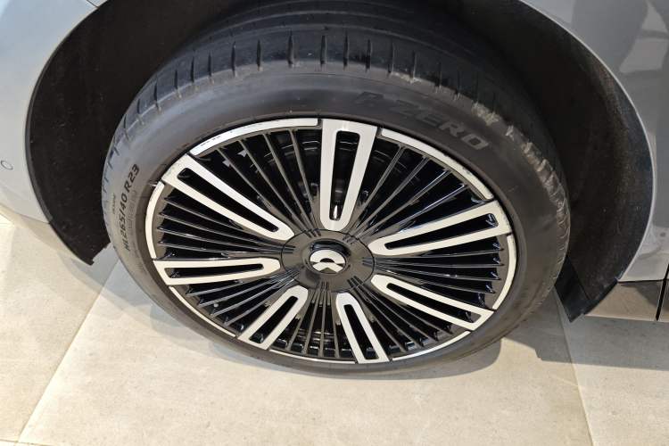 Used Nio ET9 2025 100kWh Signature Edition
