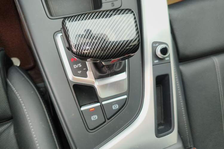 Used Audi A4L 2022 40 TFSI Fashion Dynamic Model
