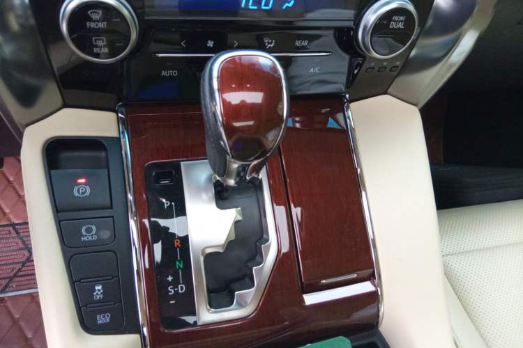 Used Toyota Alphard 2015 3.5L Luxury Edition