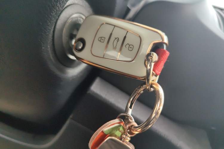 Used Kia Sportage R 2012 2.0L Manual Two-Wheel Drive GLS Vehicle Key